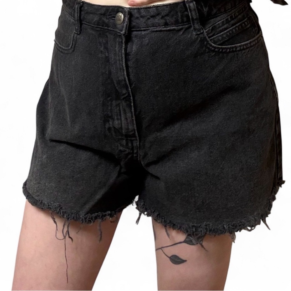 Zara Black High-Rise Frayed Hem Denim Shorts-size12